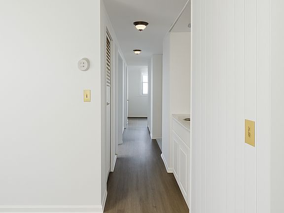 4th image of 117 Matthew Cir