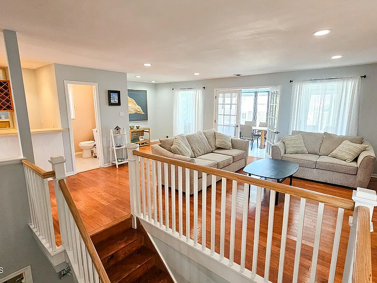 702 Newell Ave — Photo 17
