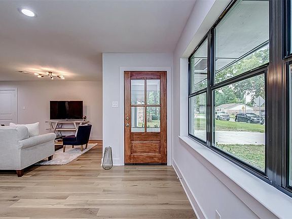 5th image of 3515 Mona Lee Ln
