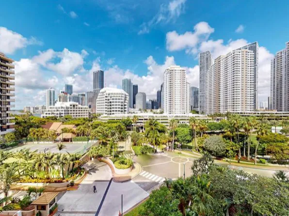 540 Brickell Key Dr APT 813, Miami, FL 33131