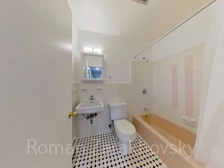 79 Sutherland Rd #8 — Photo 17