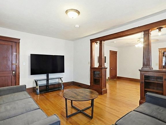 5th image of 37 Gibbon St