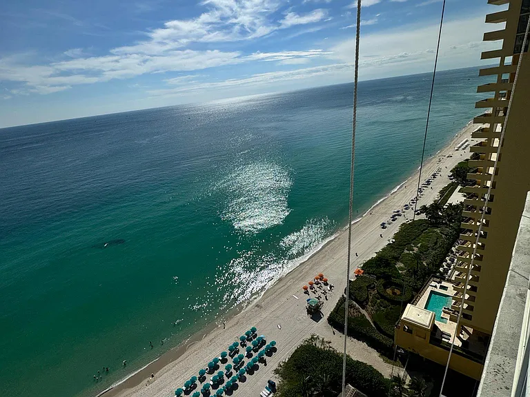 Collins Ave — Photo 16