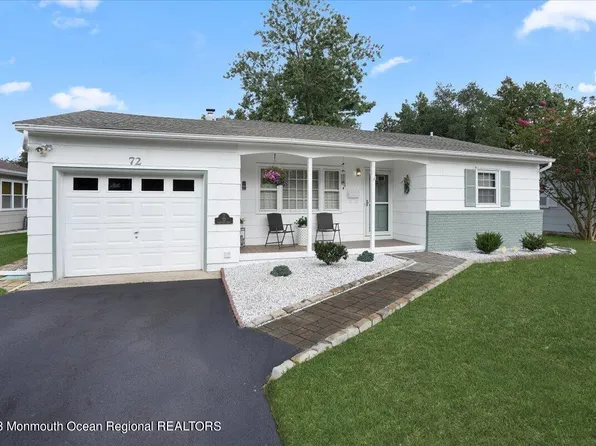 72 Edinburgh Drive, Toms River, NJ 08757
