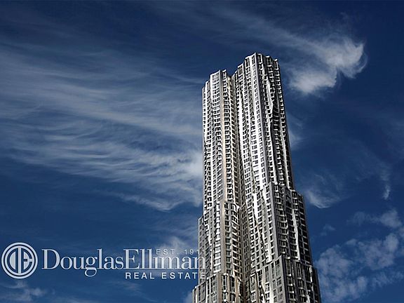 4th image of 8 Spruce St APT 36P