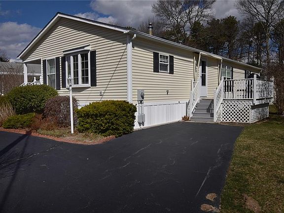 2nd image of 25 Pitch Pine Pl