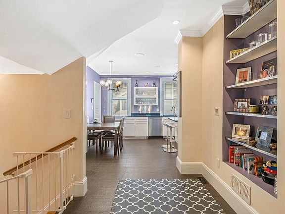 4th image of 208 Aspinwall Ave #12