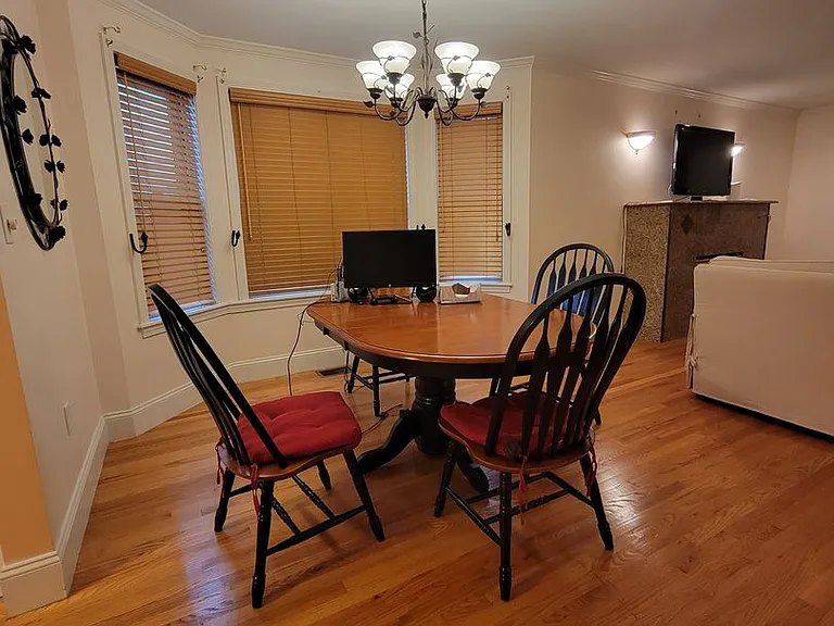 9 Elmore St #1 — Photo 5