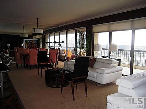 2nd image of 3831 Turtle Creek Blvd APT 22A