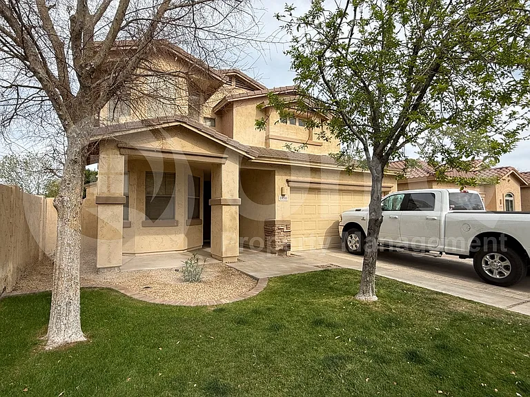 2450 E Darrel Rd — Photo 1