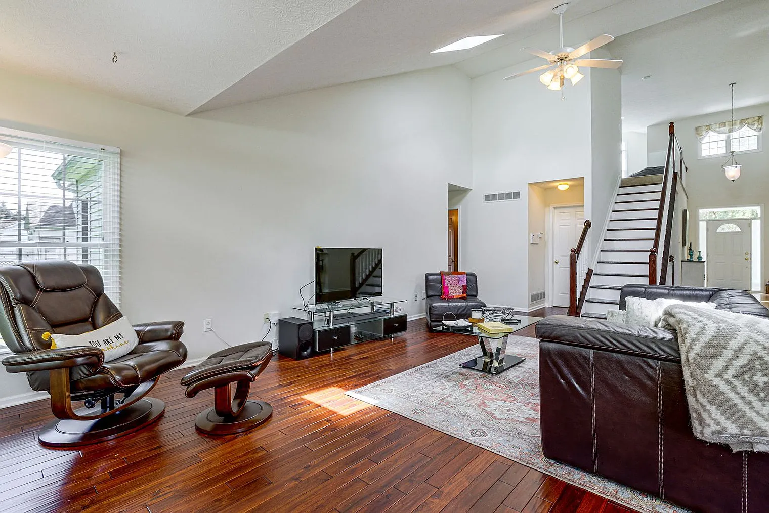 3 bed, 2.0 bath, 2497 sqft, $4,744 — Photo 1