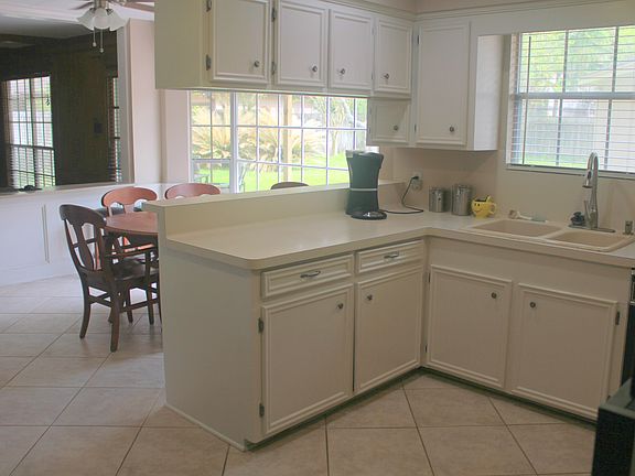 5th image of 15710 Crestbrook Dr