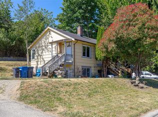 126 Queens Rd, Duncan, BC V9L 2W6