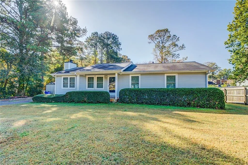 3 bed, 2.0 bath, 1470 sqft, $1,680 — Photo 1
