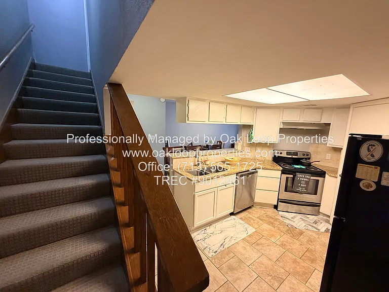 726 Country Place Dr #B — Photo 12