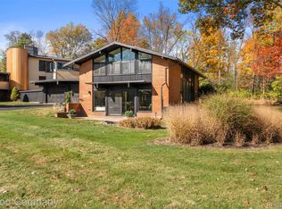 29604 Highmeadow Rd, Farmington Hills, MI 48334