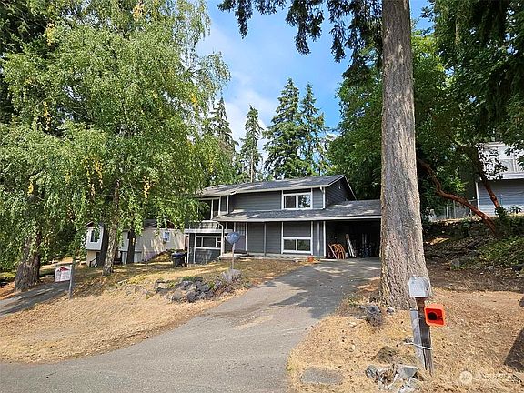 3rd image of 846 NE Michelle Court