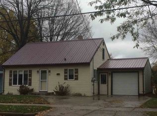 136 S Elm Ave, Gillett, WI 54124