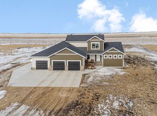 16859 Orchard Blvd W, Harwood, ND