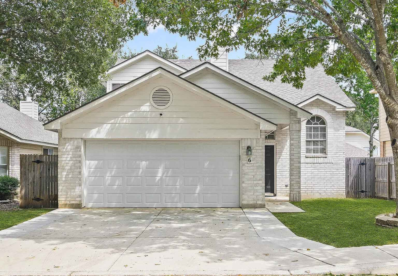 3 bed, 1606 sqft, $3,199 — Photo 1