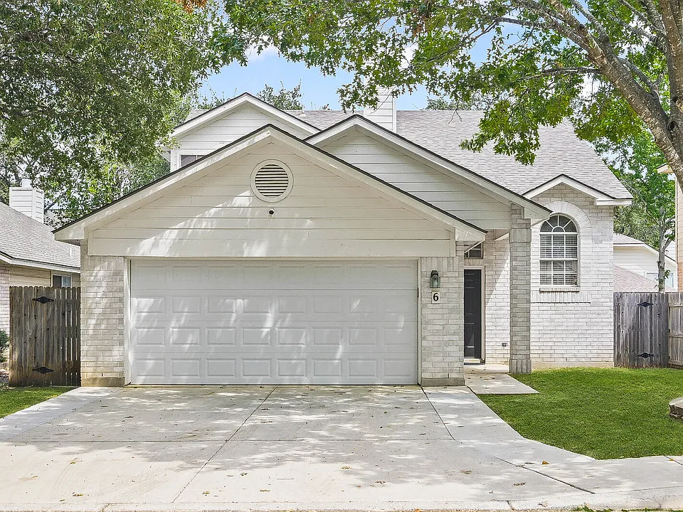 6 Pembroke Ct