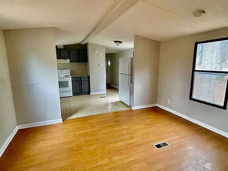 112 Canipe Rd — Photo 5