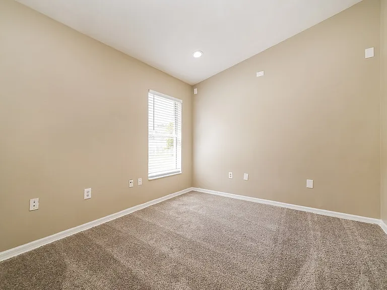 12704 Evington Point Dr — Photo 12