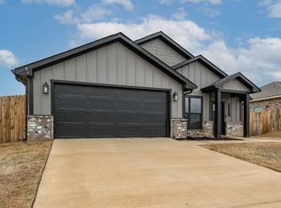 17115 Meadowview Ln, Lindale, TX 75771