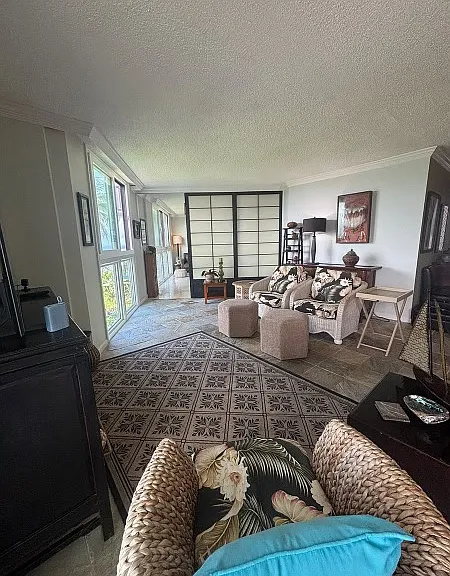 2405 Kalanianaole St #406 — Photo 5