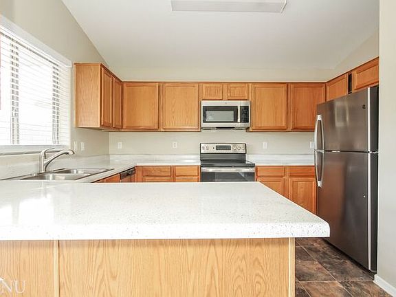 3rd image of 506 N Canfield
