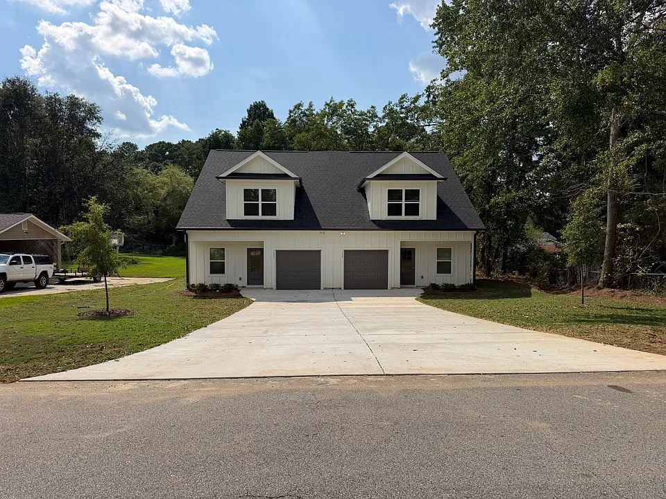 160 Sharon Dr