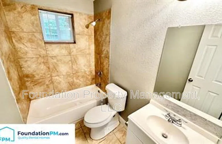 1165 Krayer St #3 — Photo 6