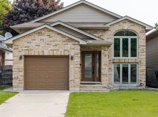 29 Dell Dr, Strathroy Caradoc, ON N7G1C6