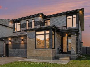 320 Cornice St, Ottawa, ON K1W0P8