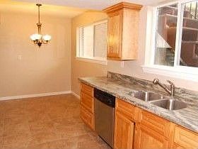 4th image of 2595 E Canterbury Ln