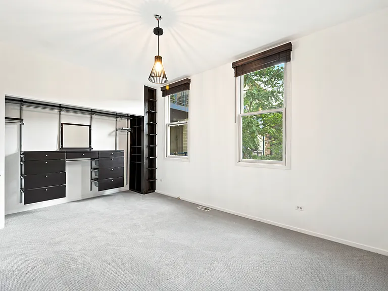 2257 W Saint Paul Ave — Photo 7