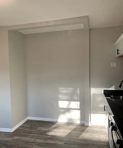 1923-1923 Clark Ave #11 — Photo 3