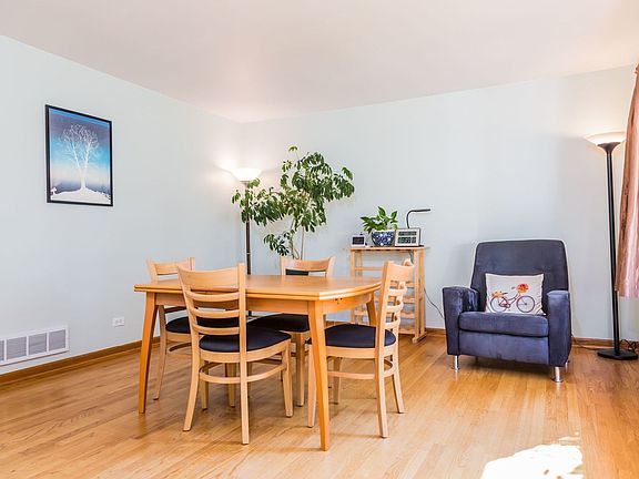 5th image of 672 Bryn Mawr Ave