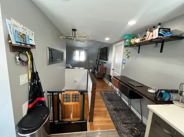 530-532 40th Street image 3 of 8