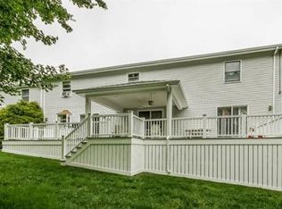 58 Tobey Ln, Dartmouth, MA 02747
