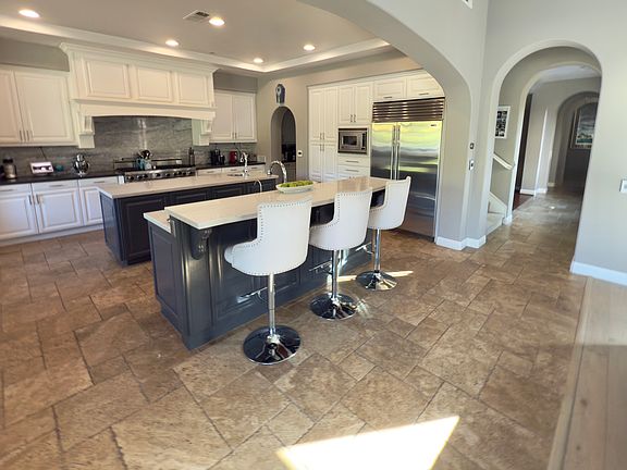 5th image of 17099 San Antonio Rose Ct