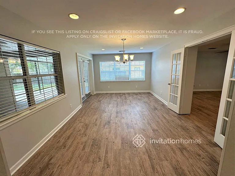 705 Carvell Dr — Photo 2
