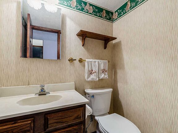 4th image of 2128 Surrywood Dr