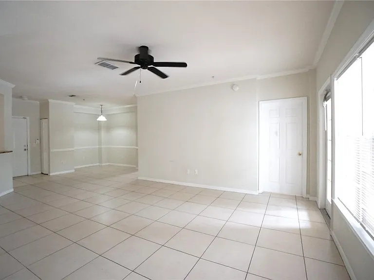 3577 Conroy Rd #325 — Photo 6