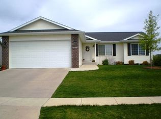1011 Koudsi Blvd NW, Cedar Rapids, IA 52405