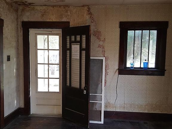 2nd image of 5846 E Chillicothe St
