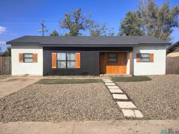 404 W Tierra Blanca Rd, Clovis, NM 88101