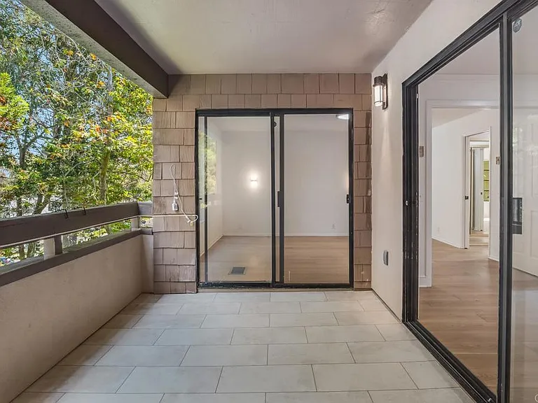 8880 Villa La Jolla Dr — Photo 19