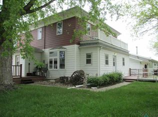100 E Boynton Ave, Lennox, SD 57039
