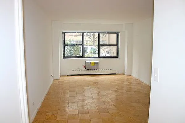 Rented by Carlyle Property Management | media 4